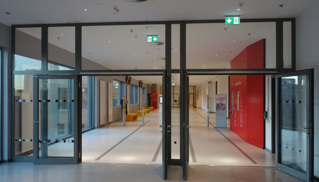 Buchclub Ddorf in der Zentralbibliothek diskutiert 'Das wirkliche Leben' Buchclub Ddorf in der Zentralbibliothek diskutiert 'Das wirkliche Leben'