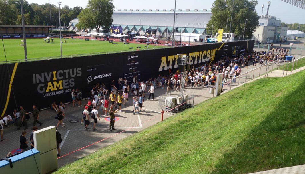 Bundeswehr zeichnet Düsseldorf für Engagement rund um Invictus Games aus