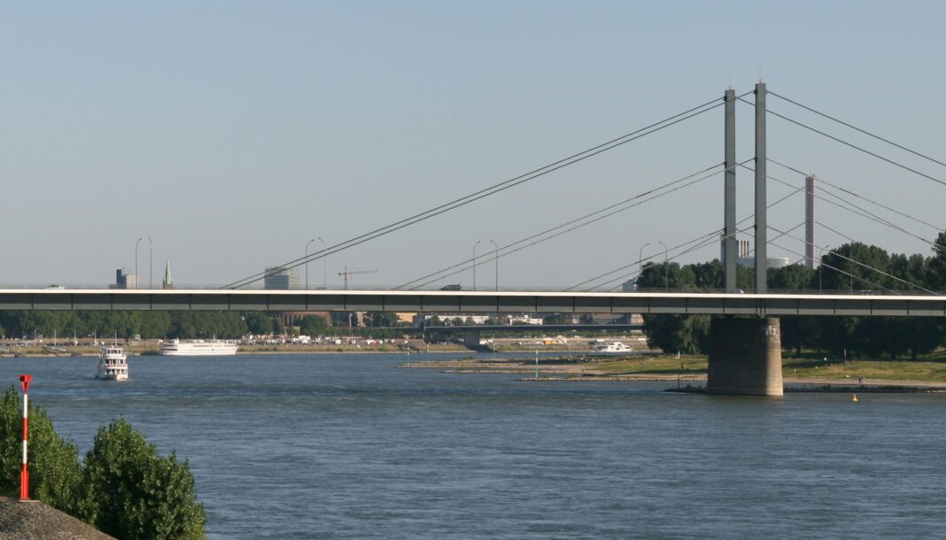 Düsseldorf plant Ersatz für Theodor Heuss Brücke und sichert Bestandsbau