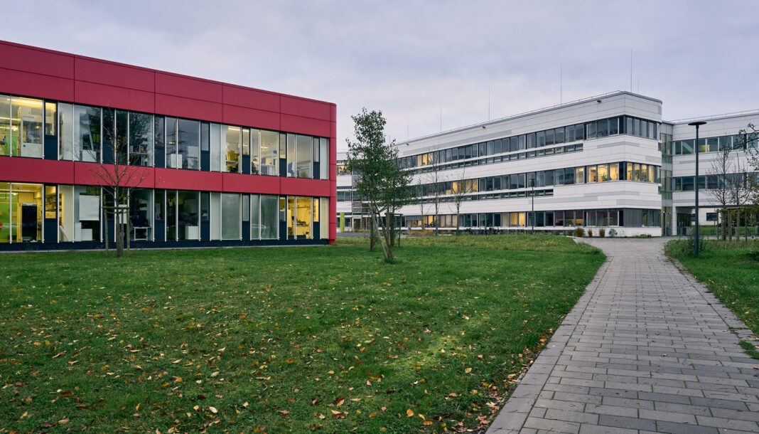 Heinrich Heine Universität bietet kostenlose Studienberatung in der Zentralbibliothek an Heinrich Heine Universität bietet kostenlose Studienberatung in der Zentralbibliothek an