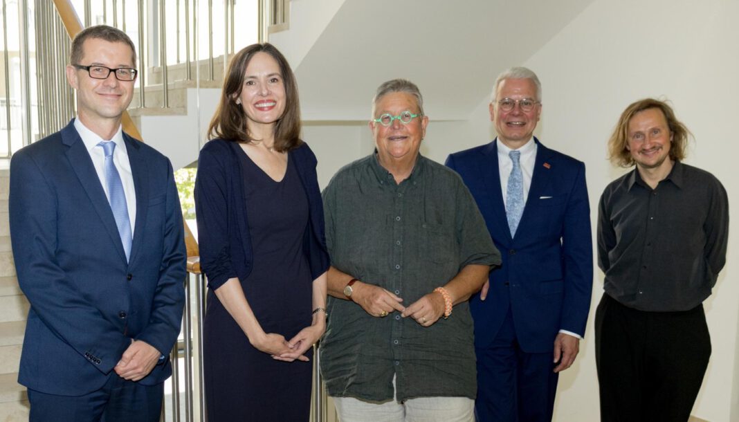 Mülheim ehrt Chemikerin Serena DeBeer und Theaterkollektiv Subbotnik mit Ruhrpreis 2026