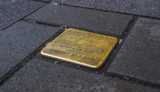 Stolpersteine: Erinnern im Vorbeigehen